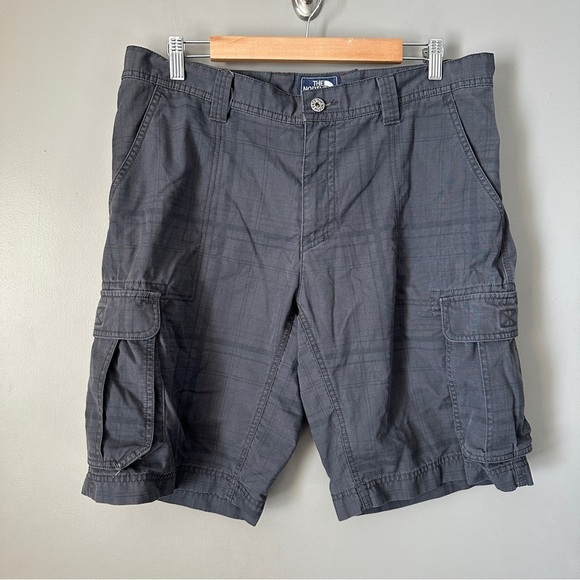 The north face plaid cargo shorts - Picture 1 of 5